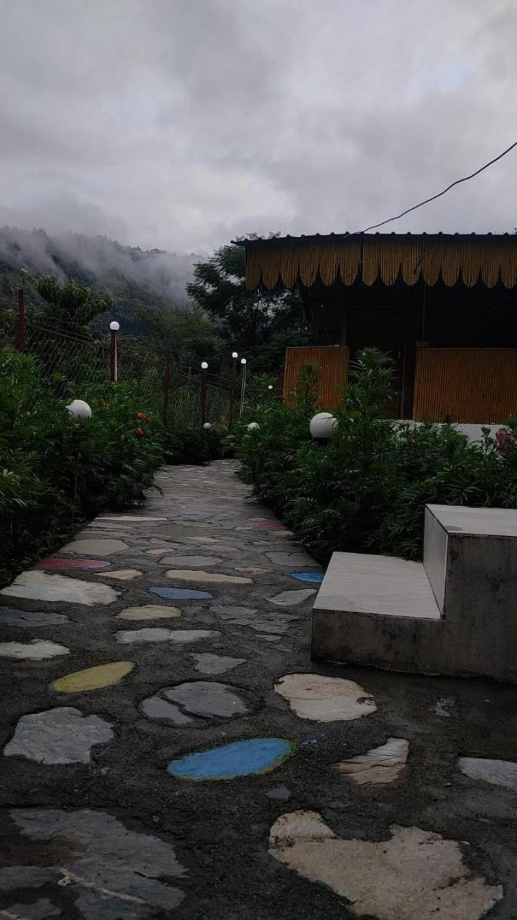 Krishna Kutir, Talla Ramgarh By The Meditating Society Extérieur photo